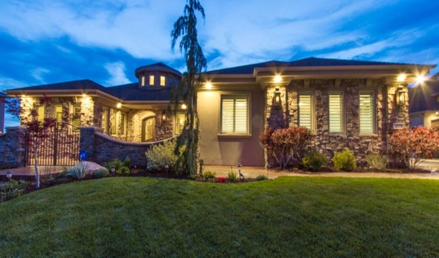 4378 S FOOTHILL Dr, Bountiful, UT 84010 - 6 Beds, 6 Bath