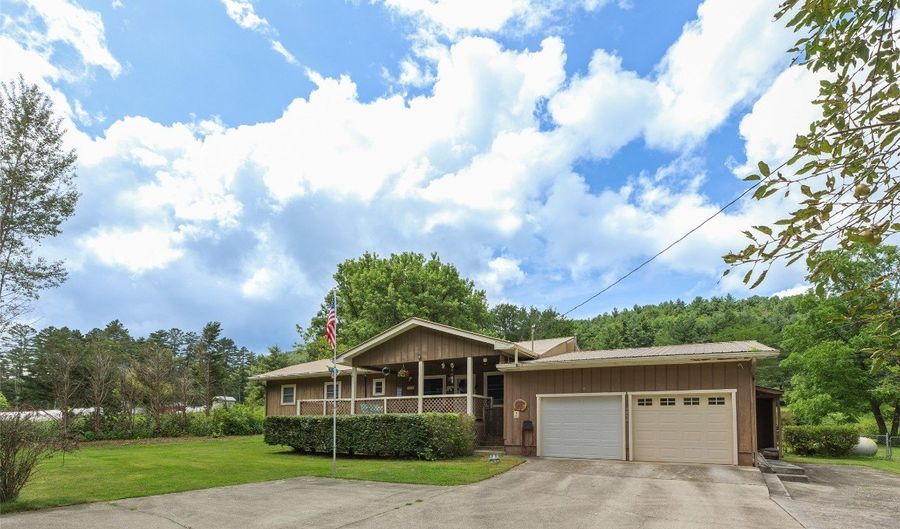 4854 Pine Creek Rd, Cullowhee, NC 28723 - 3 Beds, 2 Bath
