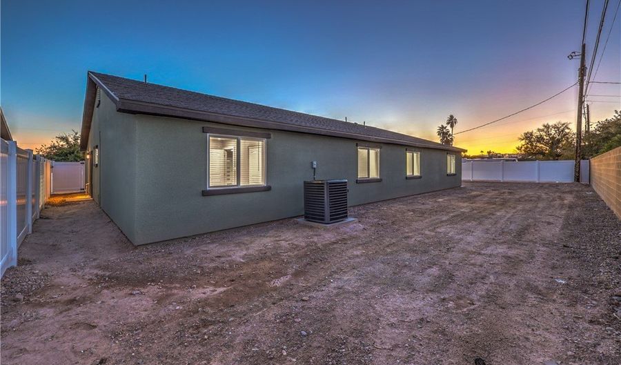 4724 Patterson Ave, Las Vegas, NV 89104 - 4 Beds, 2 Bath