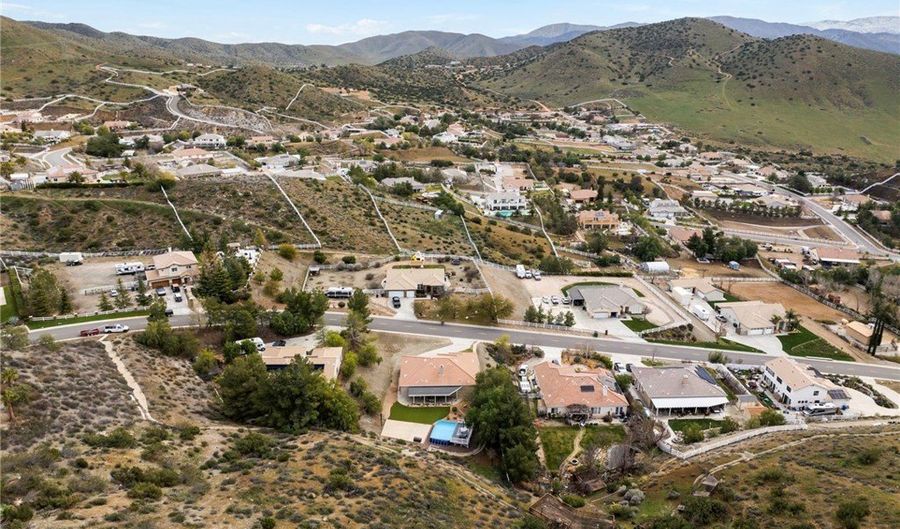 34423 Desert, Acton, CA 93510 - 4 Beds, 3 Bath