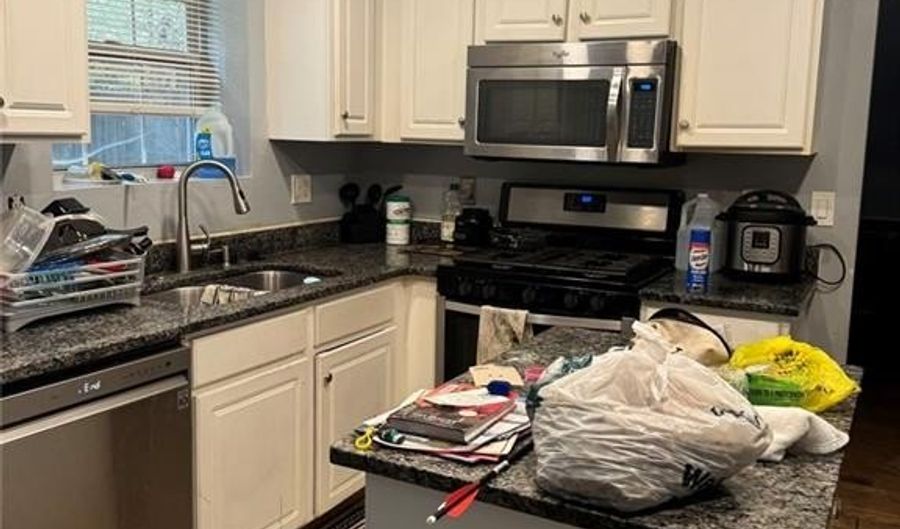 7254 Silverton Trl, Austell, GA 30168 - 3 Beds, 3 Bath