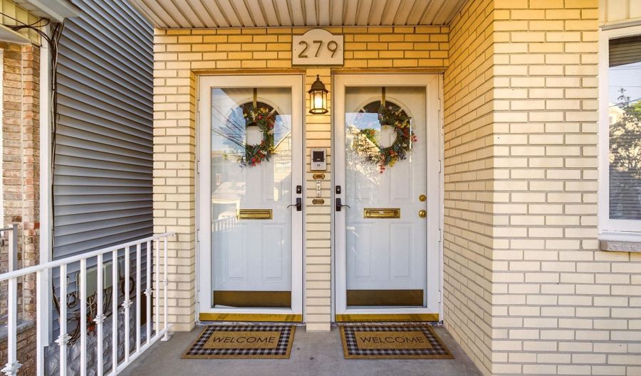 279 AVENUE A, Bayonne, NJ 07002 - 7 Beds, 2 Bath