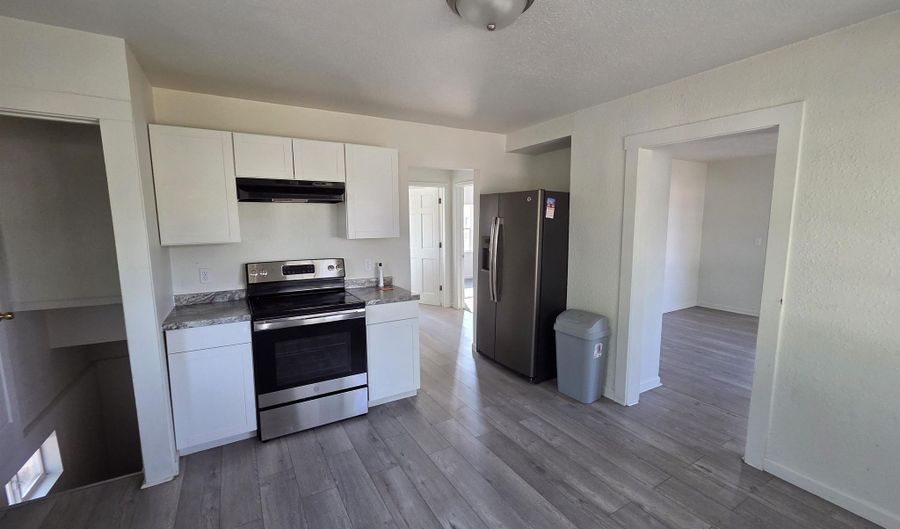 817 W 9TH St, Cheyenne, WY 82001 - 2 Beds, 2 Bath