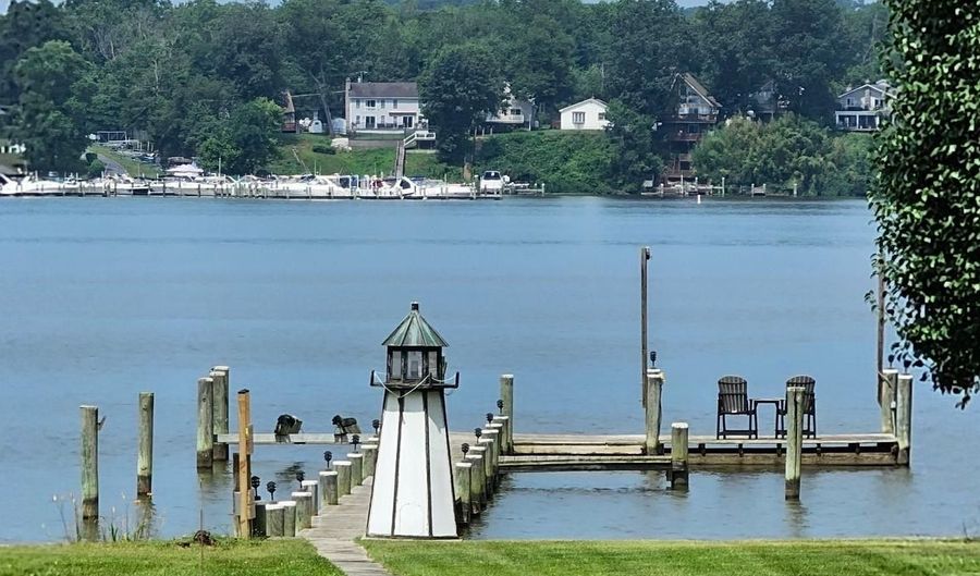 1915 PARK BEACH Dr, Aberdeen, MD 21001 - 2 Beds, 1 Bath