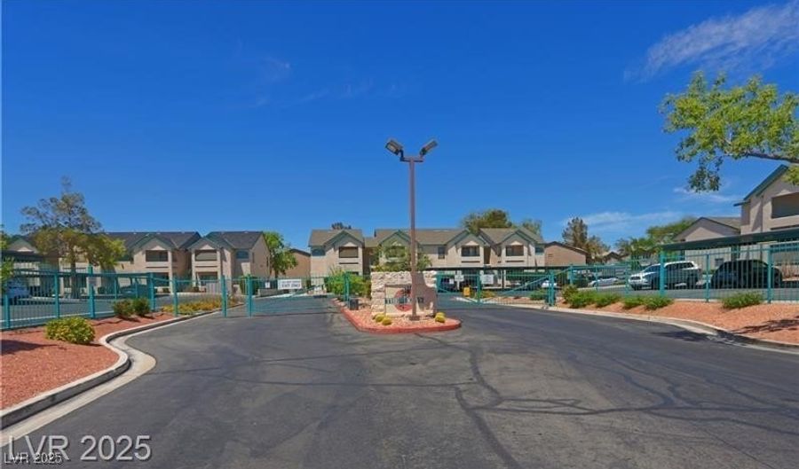 5151 Lindell Rd 103, Las Vegas, NV 89118 - 3 Beds, 2 Bath