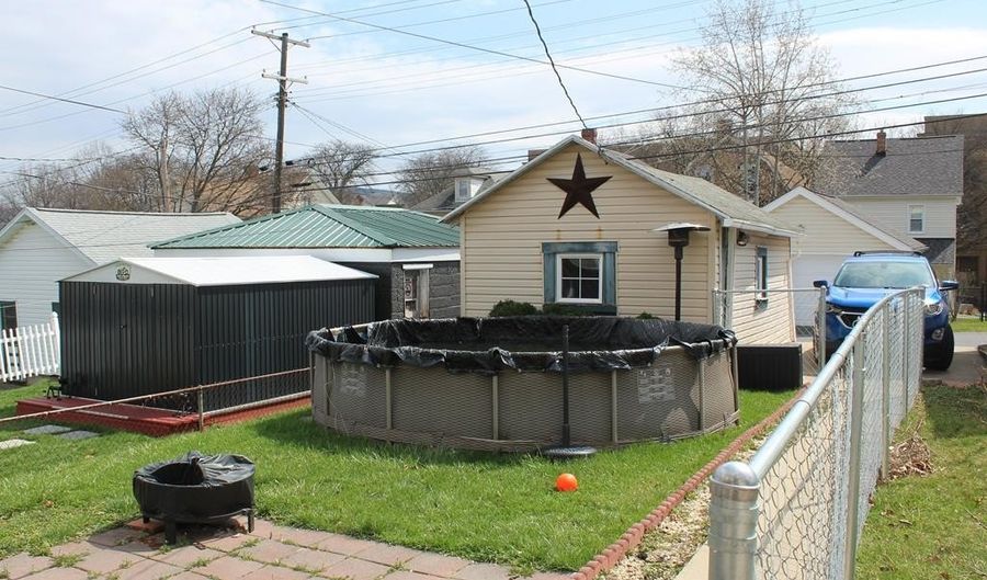 1313 21st Ave, Altoona, PA 16601 - 3 Beds, 1 Bath