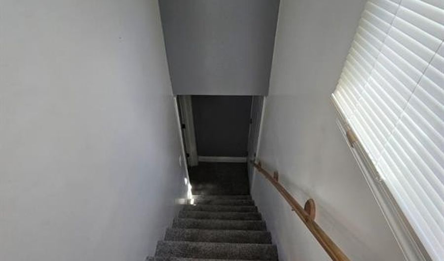 1232 Rodemeyer St, Alton, IL 62002 - 1 Beds, 1 Bath