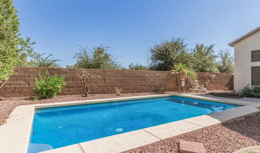 602 W CANARY Way, Chandler, AZ 85286 - 5 Beds, 3 Bath