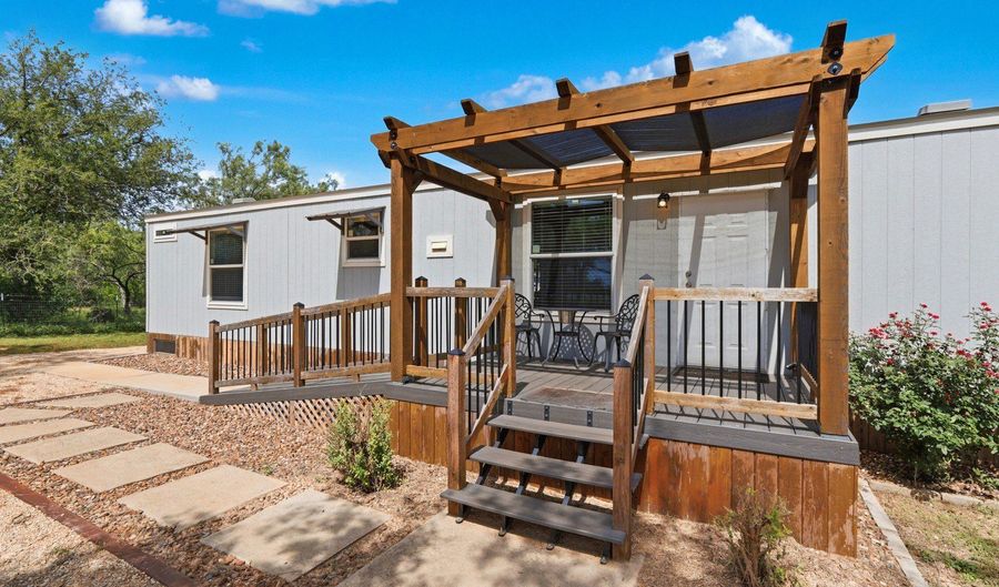 3089 RAKOWITZ Rd, Adkins, TX 78101 - 2 Beds, 2 Bath