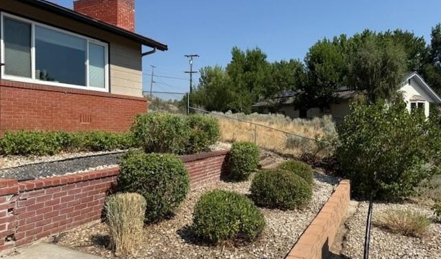516 Terrace St, Carson City, NV 89703 - 4 Beds, 3 Bath