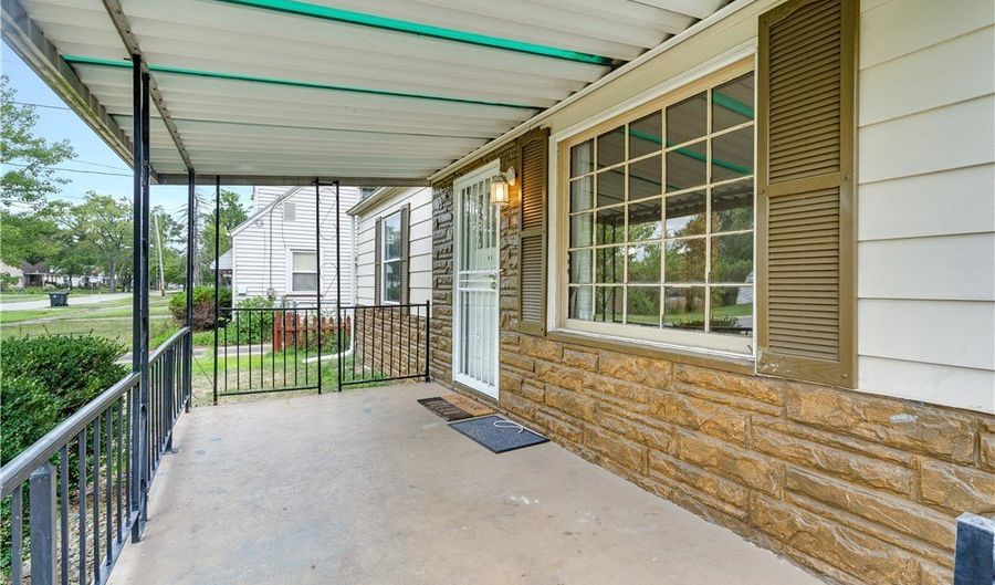 948 Francis Ave SE, Warren, OH 44484 - 3 Beds, 2 Bath
