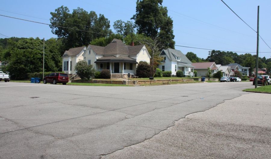 502 NW 5th St, Attalla, AL 35954 - 3 Beds, 2 Bath