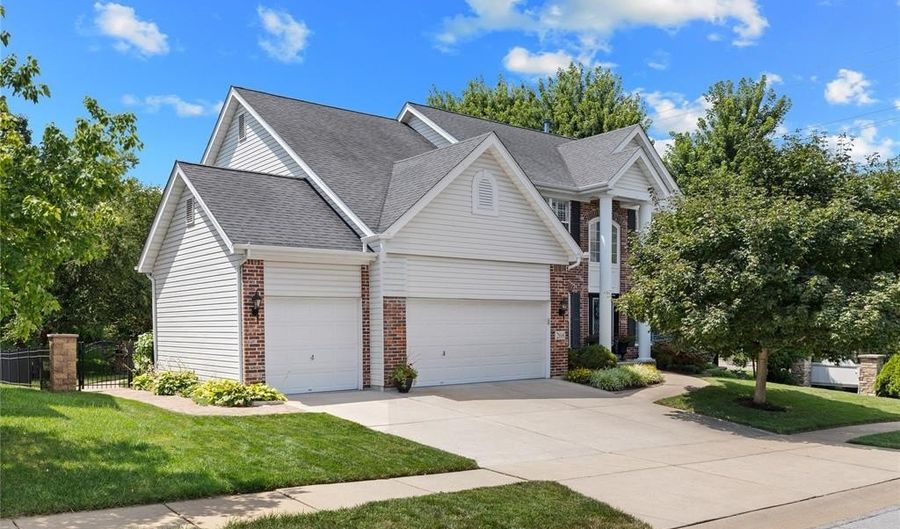 268 Magnolia Trace Dr, Ballwin, MO 63021 - 4 Beds, 4 Bath