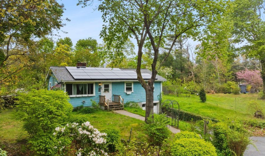 30 Trowbridge Rd, Bourne, MA 02532 - 3 Beds, 1 Bath