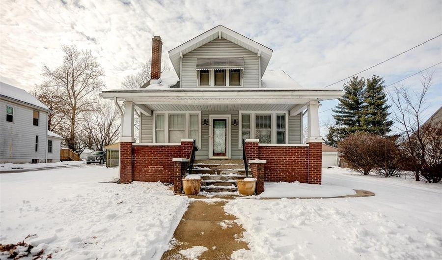 1620 Clawson St, Alton, IL 62002 - 3 Beds, 2 Bath