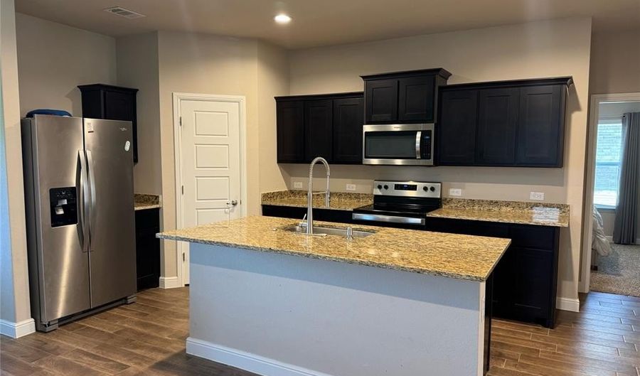 716 Griffith Park Trl, Alvarado, TX 76009 - 3 Beds, 2 Bath