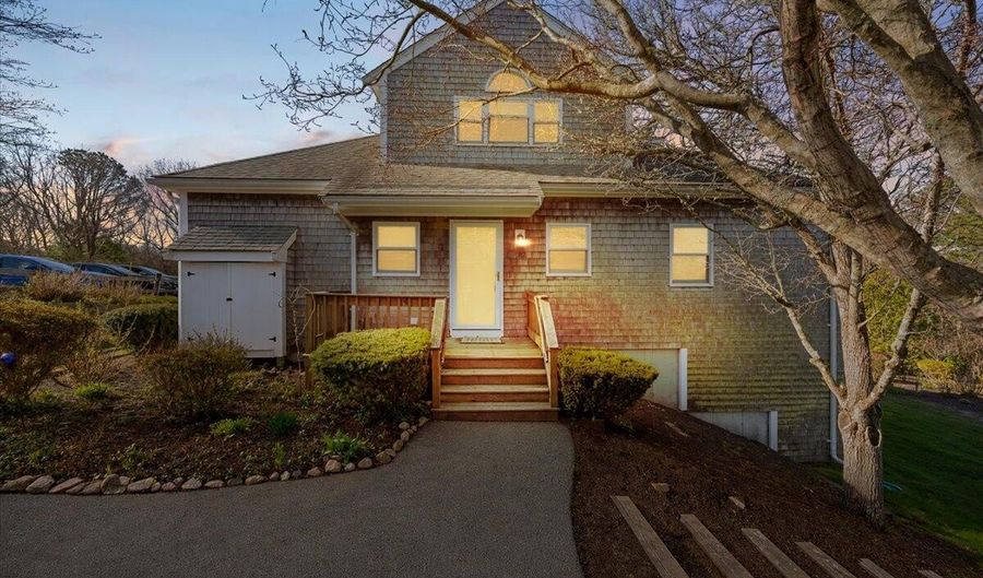 30 Harbor Hill Dr 30, Bourne, MA 02532 - 2 Beds, 2 Bath
