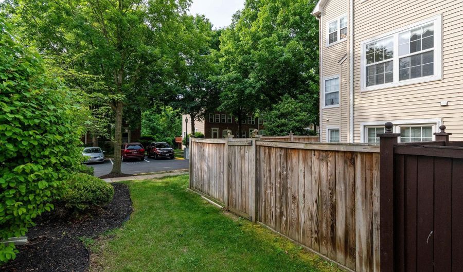 10301 GREENSPIRE Way, Bowie, MD 20721 - 4 Beds, 4 Bath
