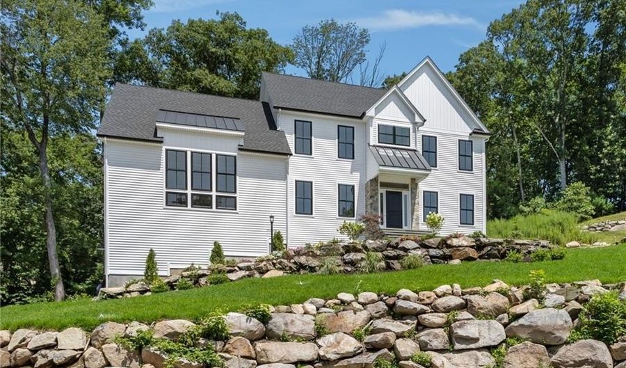 15 Tuscan Ct, Cumberland, RI 02864 - 4 Beds, 4 Bath