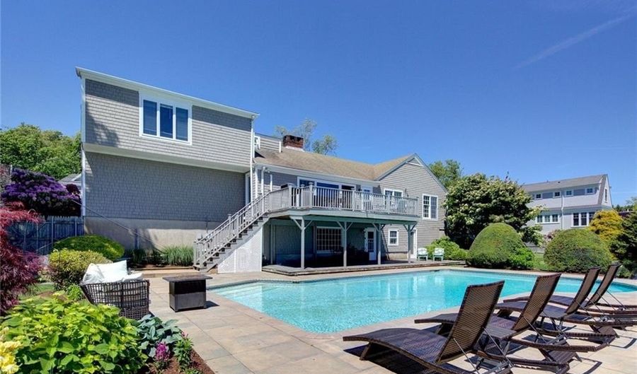 172 Eustis Ave, Newport, RI 02840 - 6 Beds, 4 Bath
