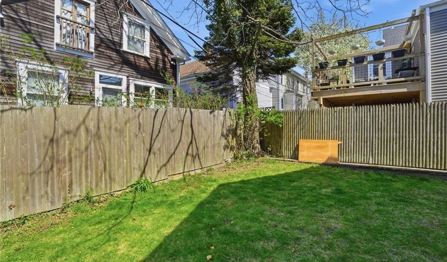 8 Mann Ave, Newport, RI 02840 - 3 Beds, 2 Bath