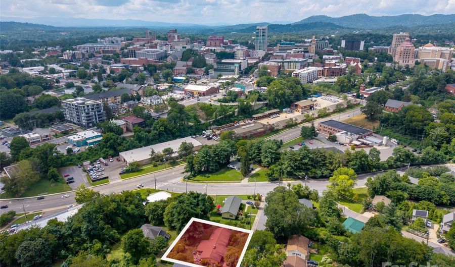 18 Edgehill Ave, Asheville, NC 28801 - 4 Beds, 3 Bath