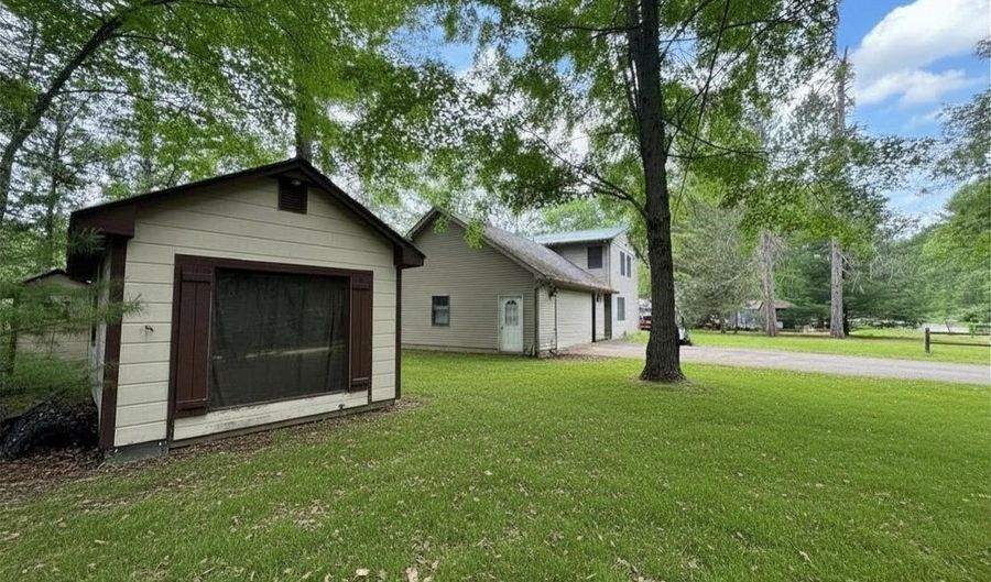 4867 E Shore Dr, Alger, MI 48610 - 4 Beds, 2 Bath