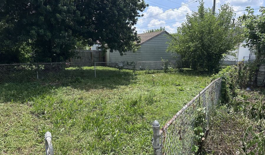 619 E 27th St, Anderson, IN 46016 - 3 Beds, 1 Bath