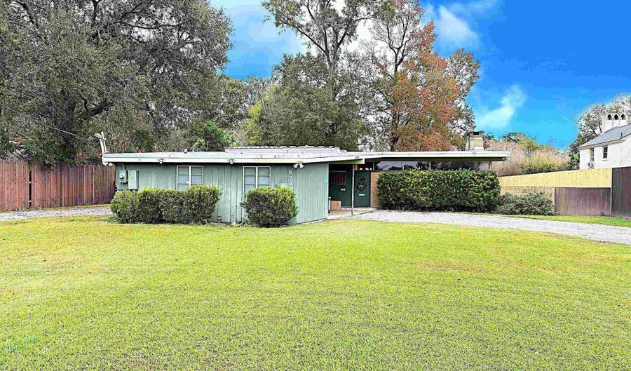 6243 Jefferson Hwy, Baton Rouge, LA 70806 - 2 Beds, 2 Bath