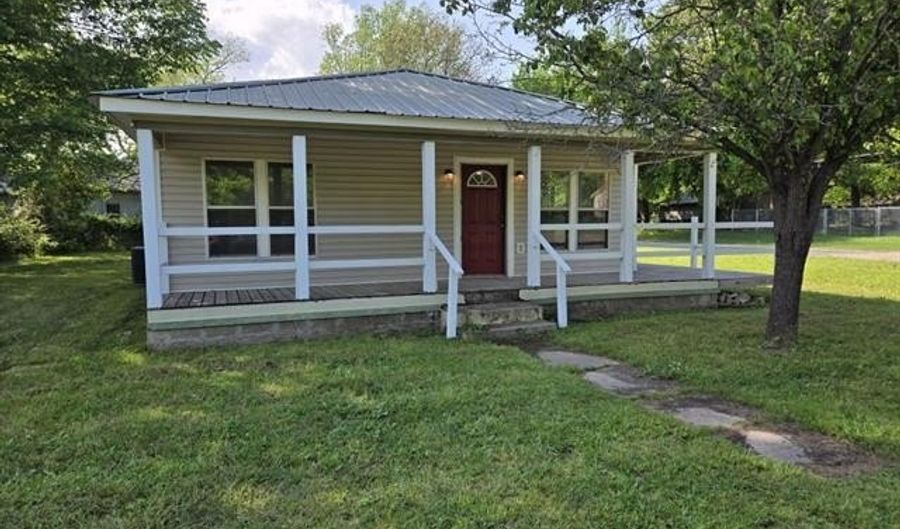 387 N Kentucky Ave, Atoka, OK 74525 - 3 Beds, 2 Bath