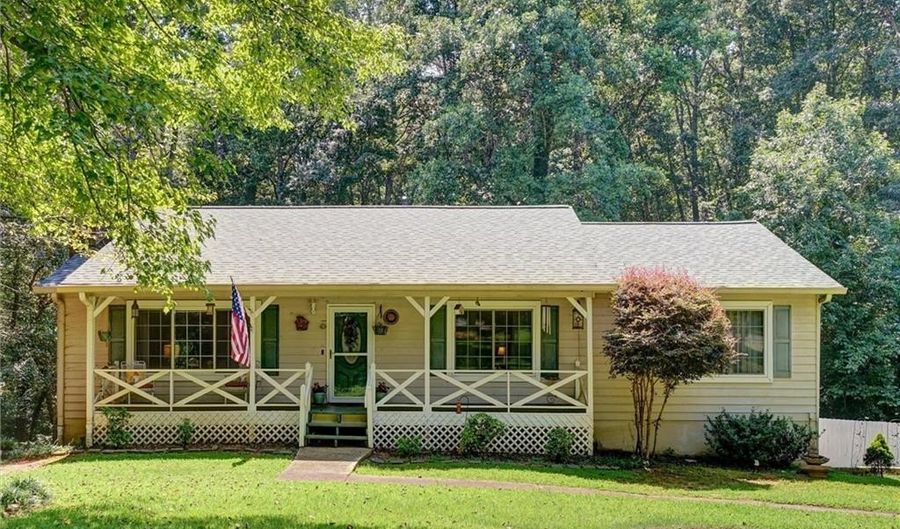 3412 Spinnaker Way, Acworth, GA 30102 - 3 Beds, 2 Bath