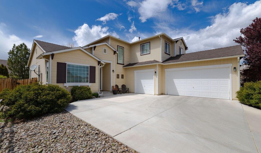 1516 Lasso Ln, Gardnerville, NV 89410 - 5 Beds, 4 Bath