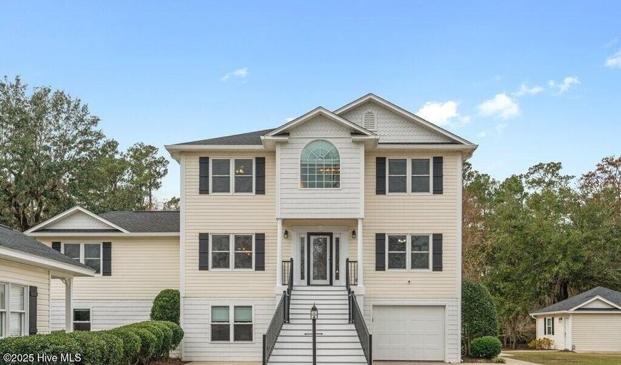 9854 Rivergate Dr NW, Ash, NC 28420 - 4 Beds, 4 Bath