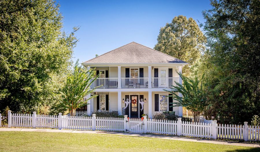 13076 Pine Valley Ln, Biloxi, MS 39532 - 4 Beds, 3 Bath