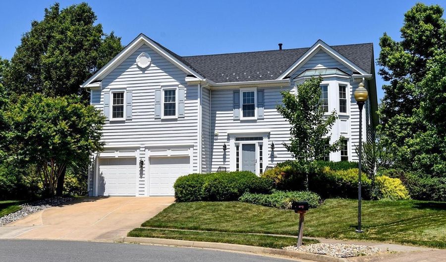 20650 RYDER MILLS Ct, Ashburn, VA 20147 - 4 Beds, 4 Bath
