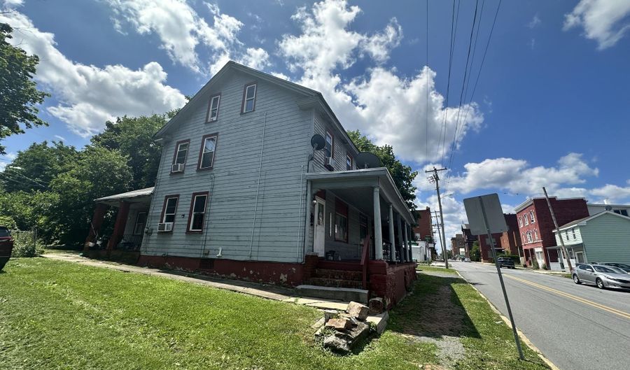 917-919 8th Ave, Altoona, PA 16602 - 6 Beds, 2 Bath