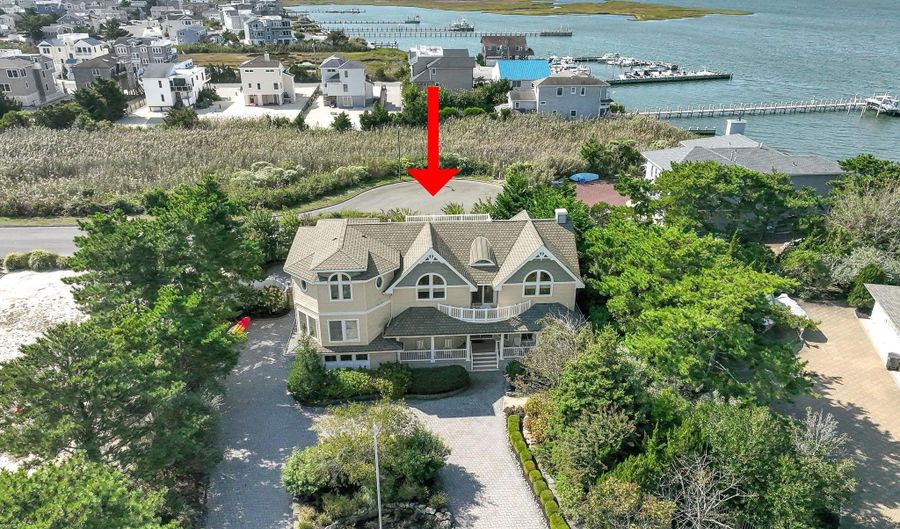 420 Nelson Ave, Beach Haven, NJ 08008 - 6 Beds, 4 Bath
