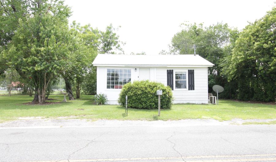 511 E 17th St, Alma, GA 31510 - 3 Beds, 2 Bath