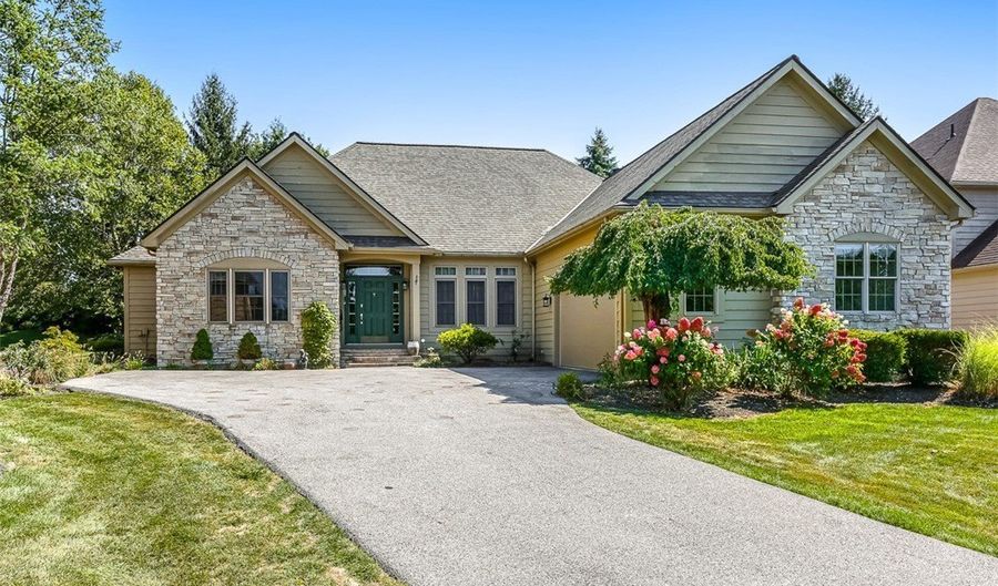 199 Raleigh Ct, Aurora, OH 44202 - 3 Beds, 3 Bath