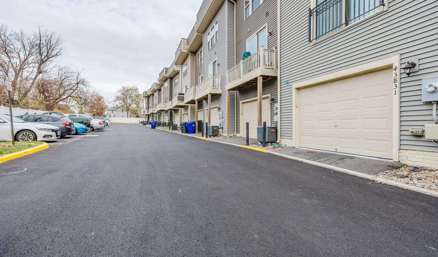 43831 STUBBLE CORNER Sq, Ashburn, VA 20147 - 3 Beds, 4 Bath