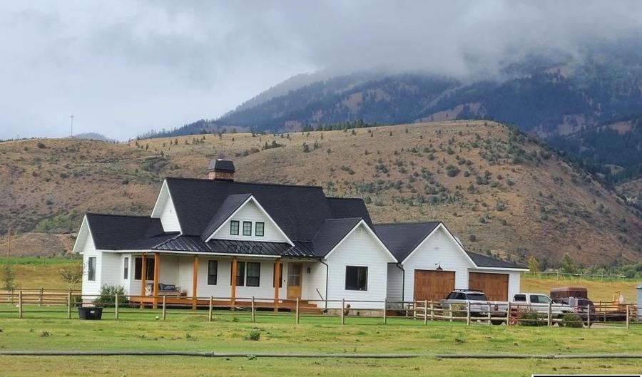 330 REEVES- SCHWAB Rd, Smoot, WY 83126 - 5 Beds, 3 Bath