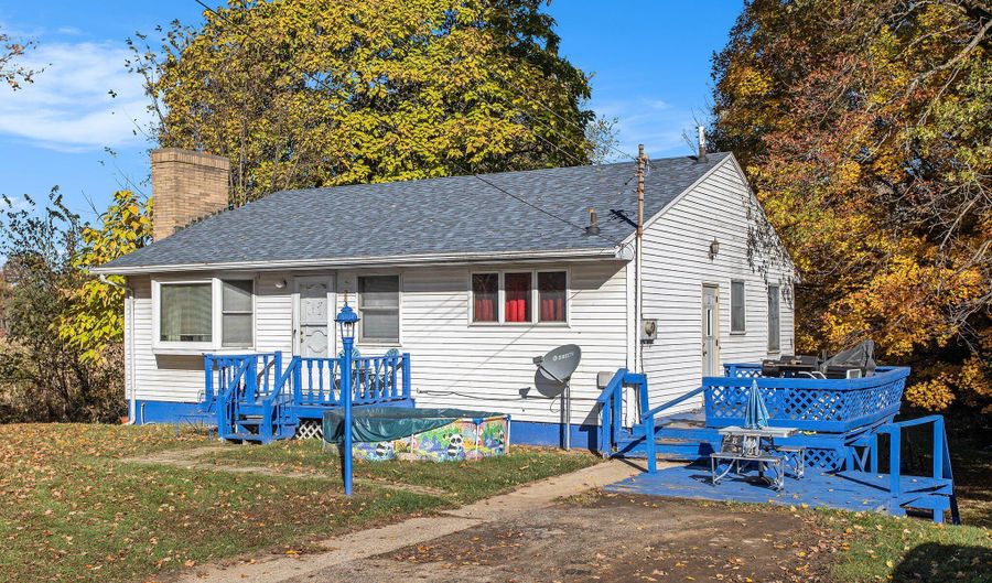 28491 C Dr N, Albion, MI 49224 - 3 Beds, 2 Bath