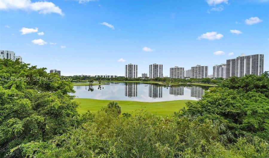 19900 E Country Club Dr 212, Aventura, FL 33180 - 1 Beds, 1 Bath