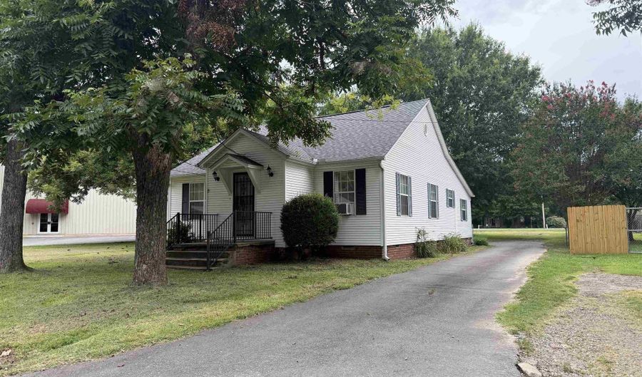 313 N Cherry St, Beebe, AR 72012 - 3 Beds, 2 Bath