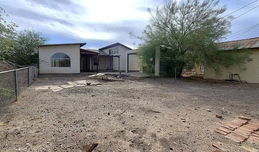 231 E Arroyo, Ajo, AZ 85321 - 2 Beds, 2 Bath