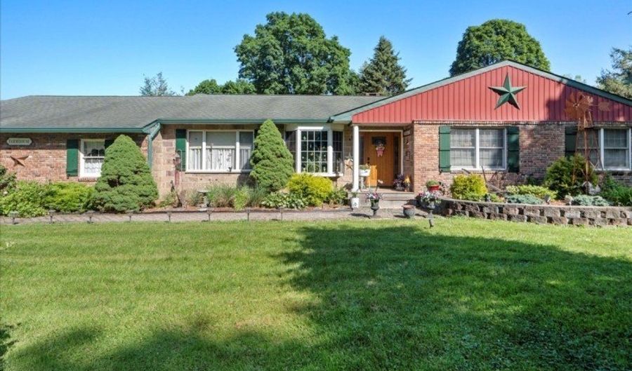 922 Warwick Tpke, Alloway, NJ 07421 - 4 Beds, 3 Bath