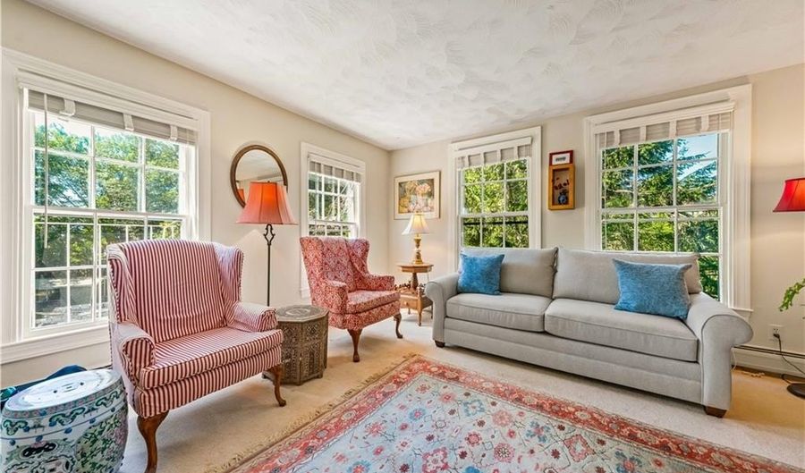 141 Narragansett Ave 2C, Newport, RI 02840 - 2 Beds, 2 Bath