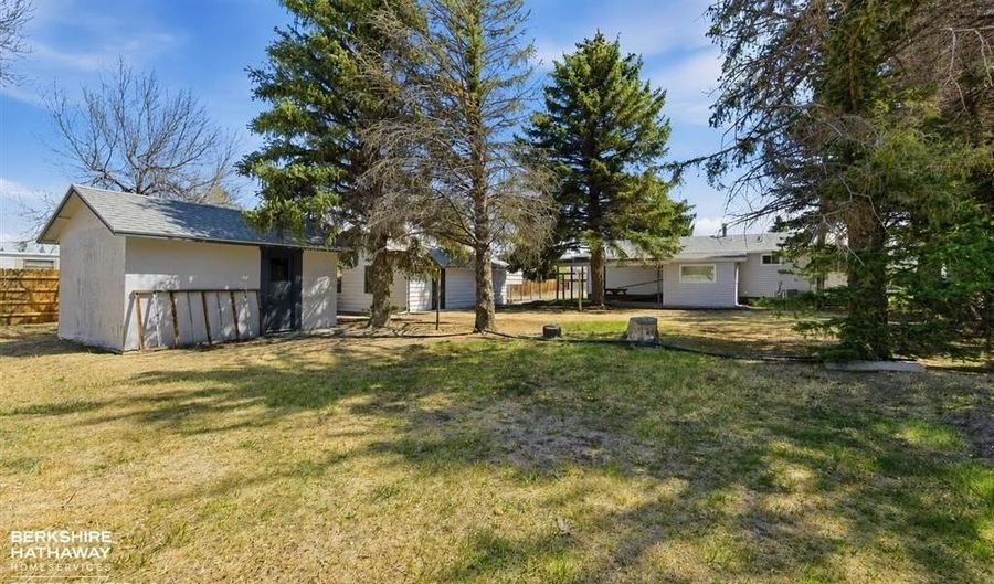 1513 31st St, Cody, WY 82414 - 3 Beds, 2 Bath