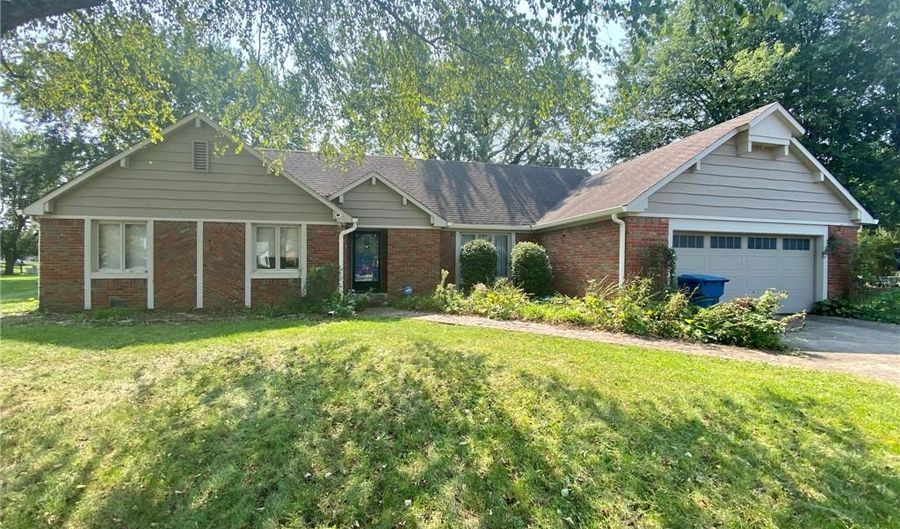 1615 FORWARD PASS Ct, Indianapolis, IN 46217 - 3 Beds, 2 Bath