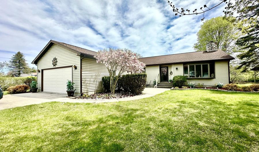 173 N Addison St, Alpena, MI 49707 - 3 Beds, 2 Bath